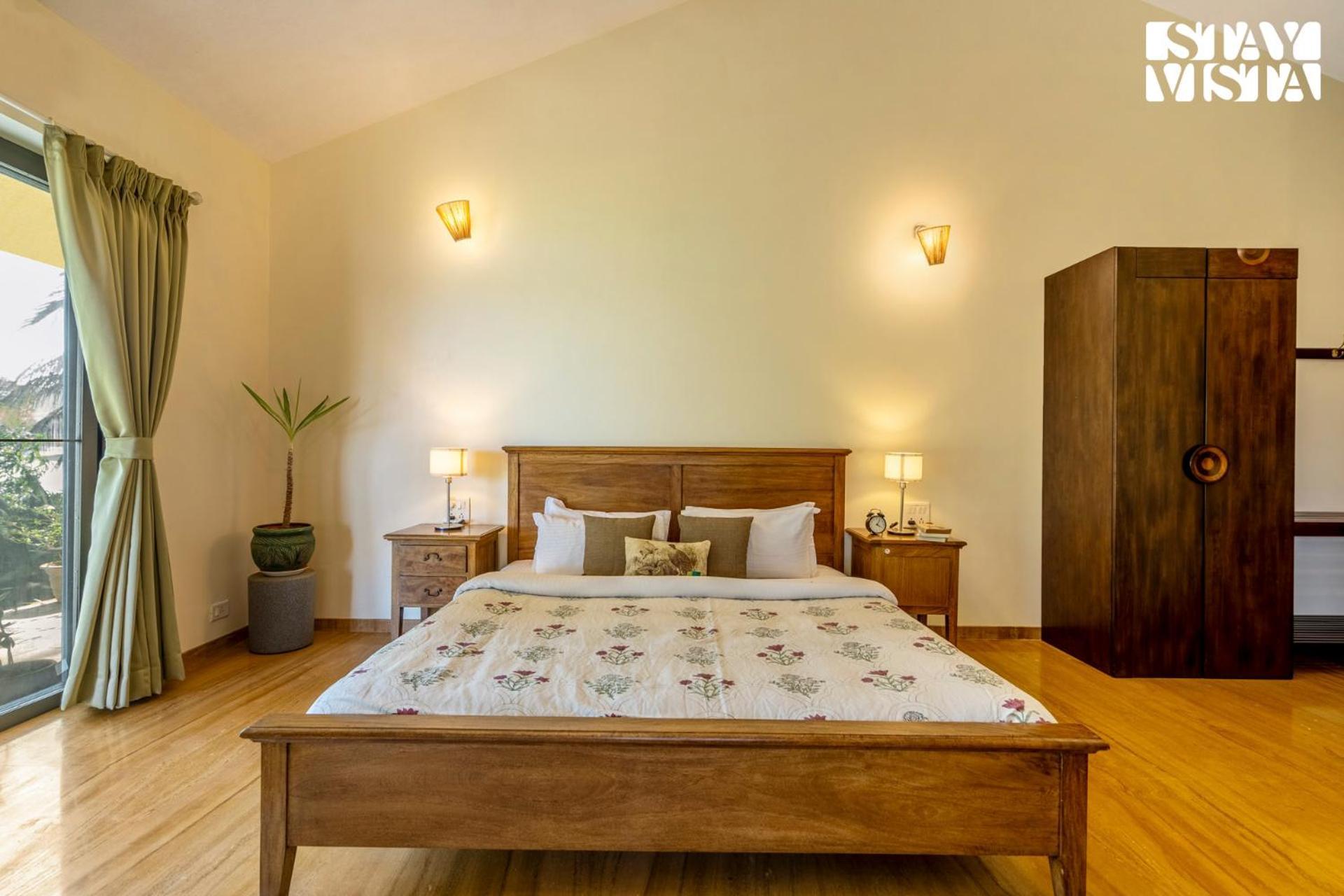 Stayvista At Three Shores With Lake View & Alfresco Dining Khamshet Buitenkant foto