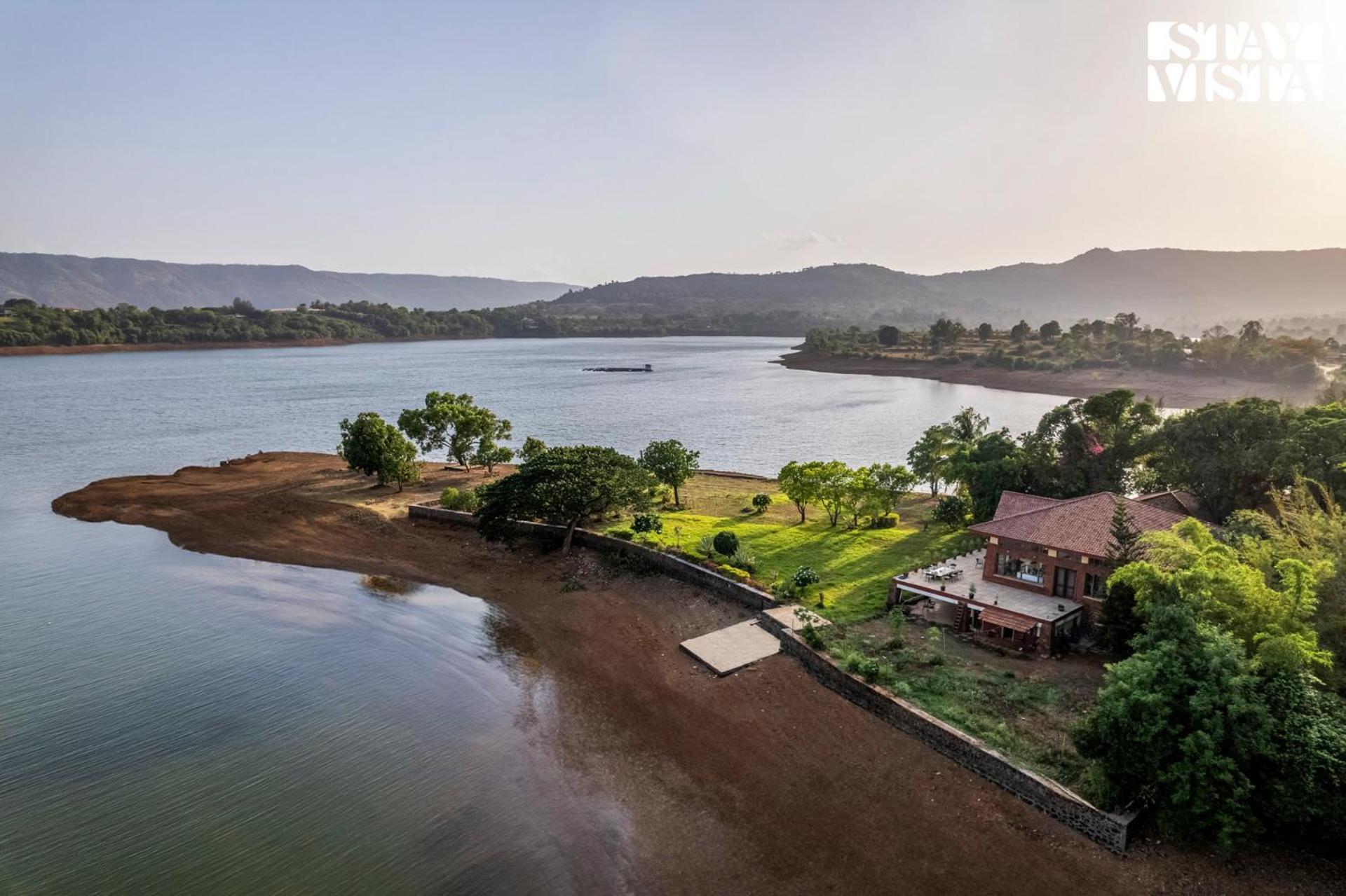 Stayvista At Three Shores With Lake View & Alfresco Dining Khamshet Buitenkant foto